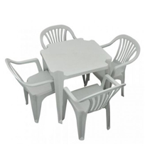 Cadeiras e Mesas de Plástico